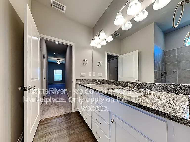 14051 Slichter Ave — Photo 4