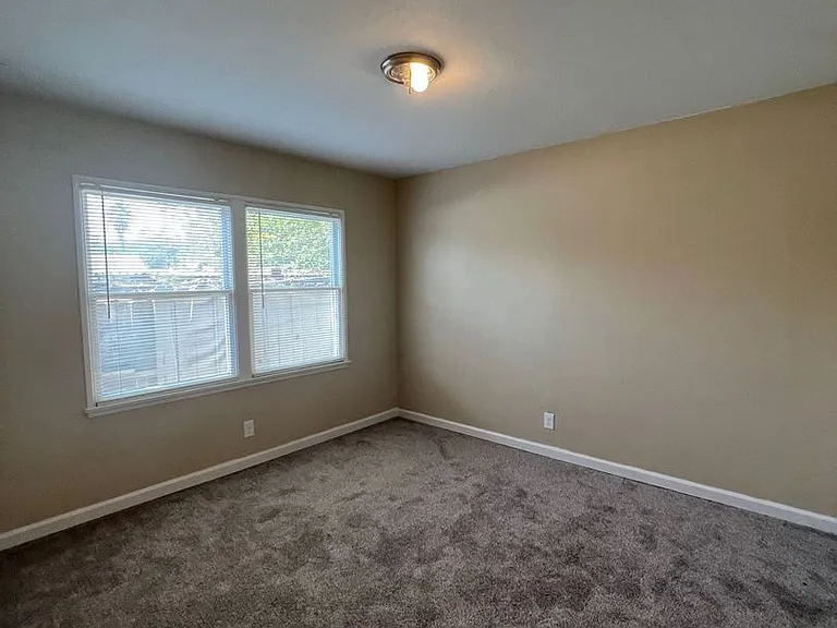 210 Irene St — Photo 15