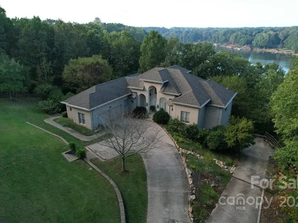 105 Laurel Cove Ct, Cherryville, NC 28021