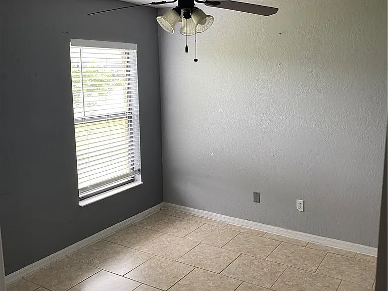 421 NW 36th Ave — Photo 13