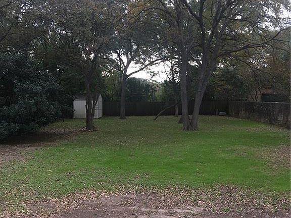 3rd image of 10025 Woodland Village Dr