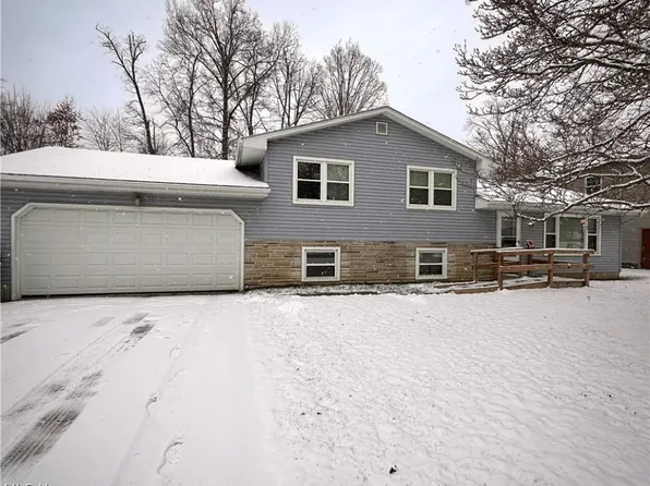 5838 Yorktown Ln, Youngstown, OH 44515