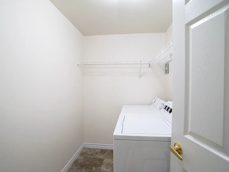 237 Auburn Dr — Photo 9