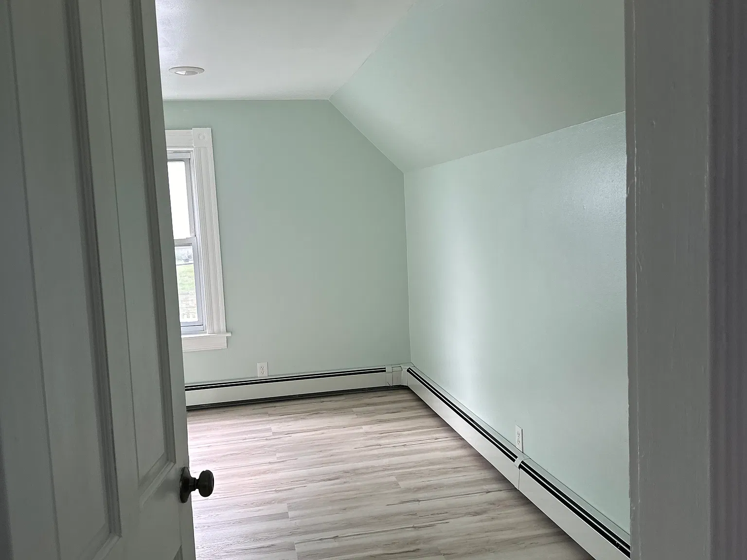 3 bed, 1200 sqft, $2,450 — Photo 4