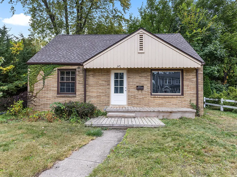 625 Welty Ave — Photo 13