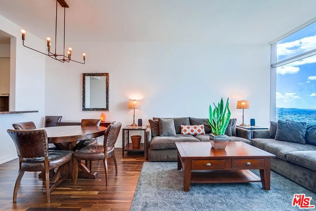 1 bed, 2.0 bath, 1020 sqft, $5,500 — Photo 3
