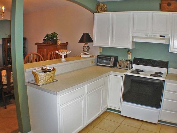 4th image of 8306 Copperfield Cir W