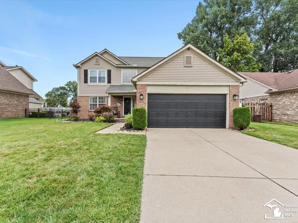 22455 Meadow Woods Cir, Taylor, MI 48180