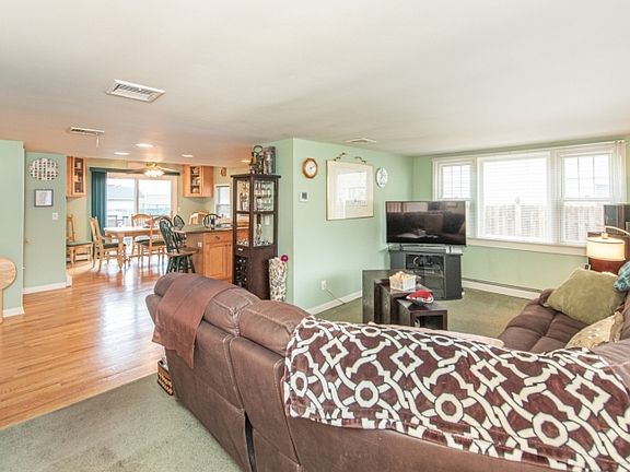 2nd image of 77 Eldora Rd