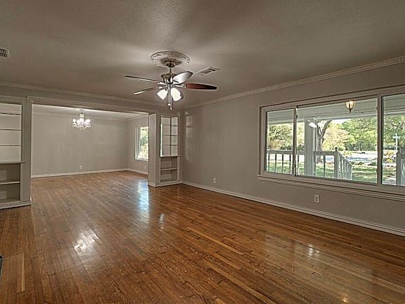 4th image of 215 Overhill Dr