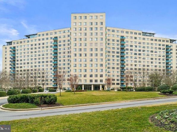 10401 Grosvenor Pl APT 614