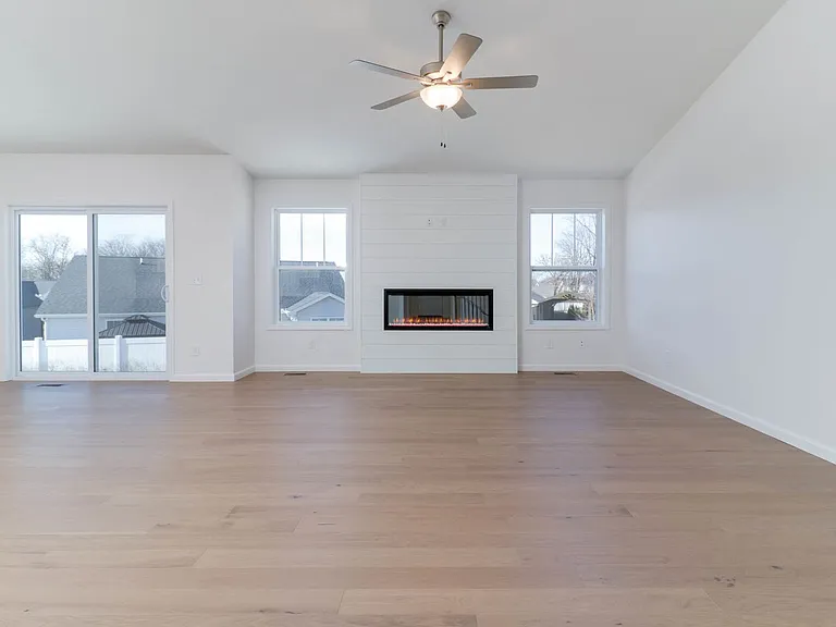 2503 Treeline Dr — Photo 4