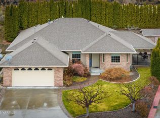 1206 W Yakima Ave, Selah, WA 98942