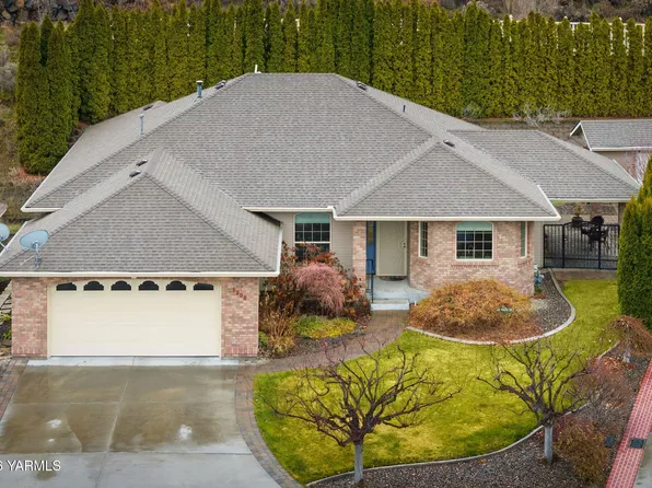 1206 W Yakima Ave, Selah, WA 98942