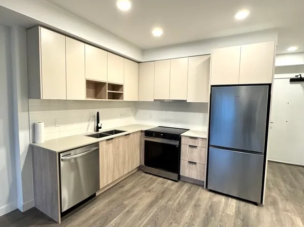 10485 139th St #3, Surrey, BC V4A 4G7