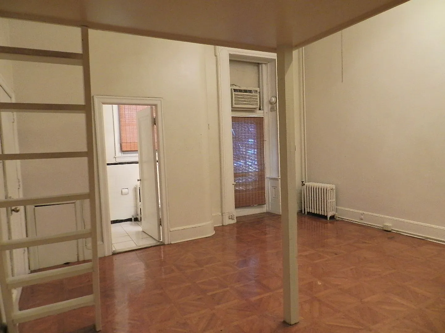 Beautiful, Lofted Studio w/ Centra Air & More! — Photo 4