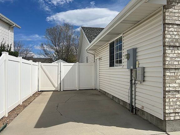 4th image of 524 N Mitchell Dr
