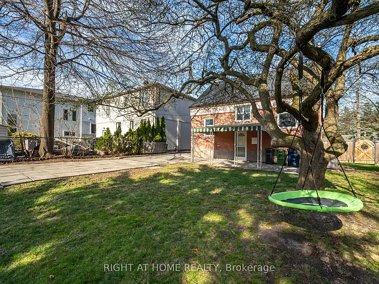 154 Martin Grove Rd — Photo 36