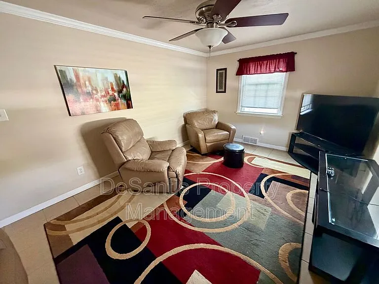 7408 Yale Ave #B — Photo 6