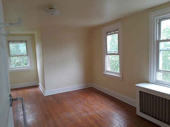 3rd image of 435 Shadeland Ave #3