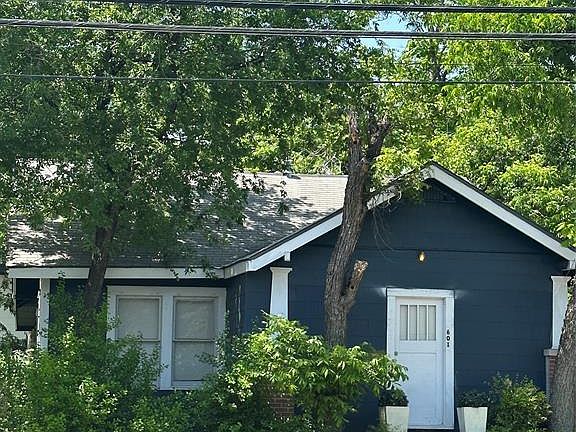 2nd image of 601 E 38th St