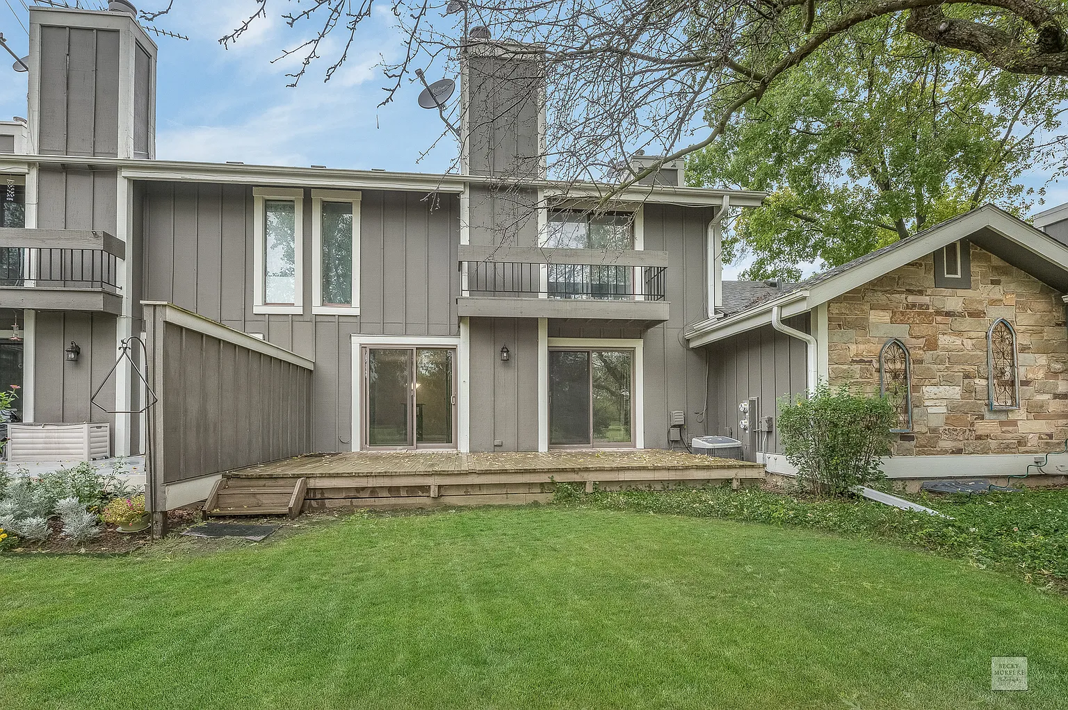 19 W Windsor Ct photo 1