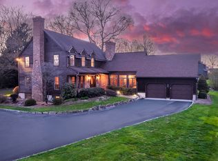 70 Davenport Farm Ln E, Stamford, CT 06903