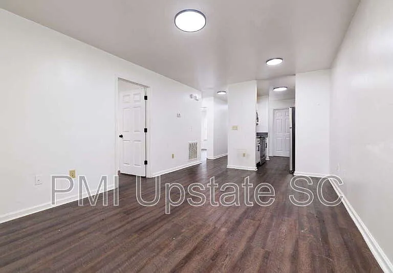 111 Charlestowne Way #B — Photo 11