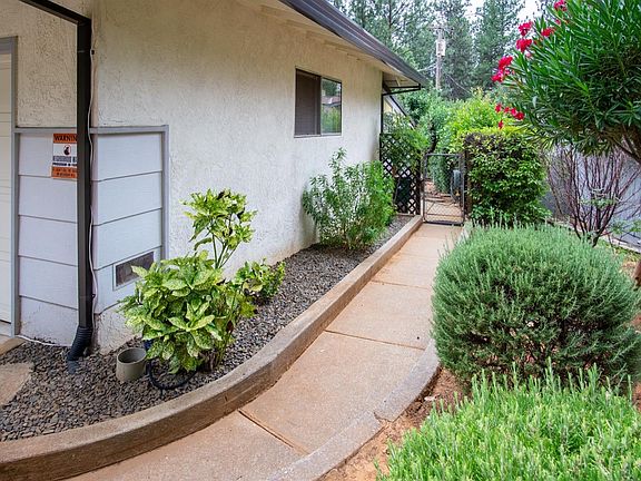5th image of 10191 Pine Ct