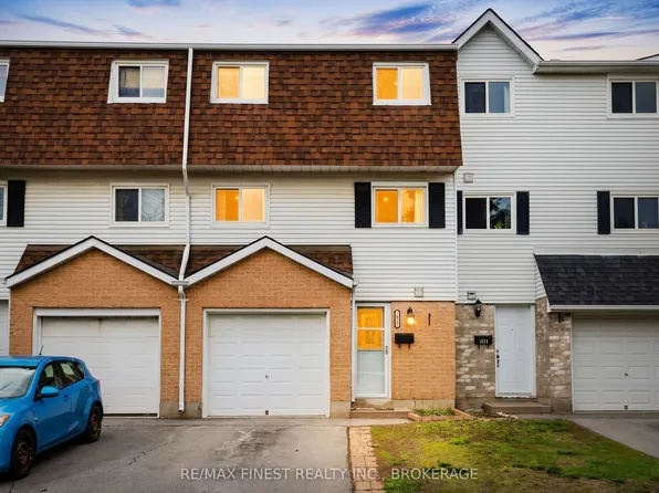 1035 Craig Ln #33, Kingston, ON K7M 7R9