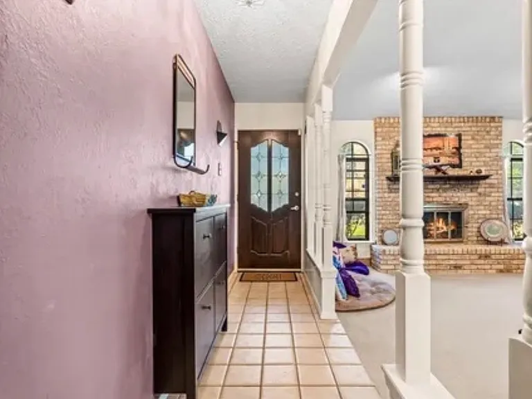 2623 Nelwin Pl — Photo 2