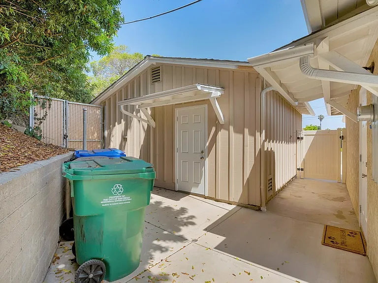 3709 Oleander Dr — Photo 13