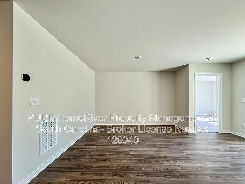 3 bed, 2.0 bath, 1965 sqft, $1,815 — Photo 3