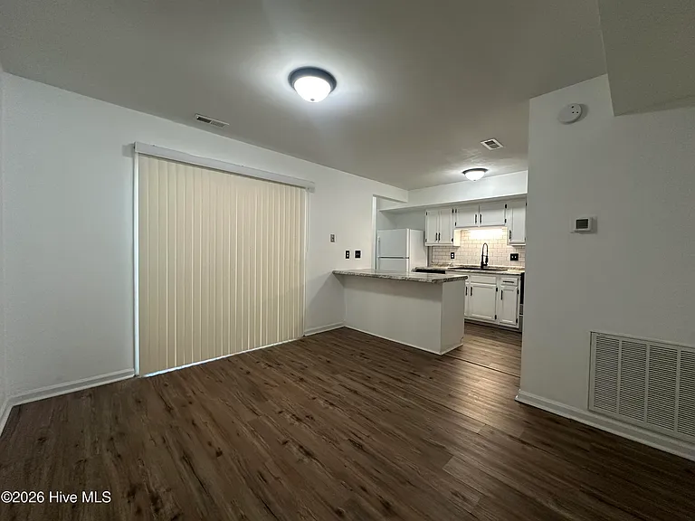 414 Myrtlewood Cir — Photo 9