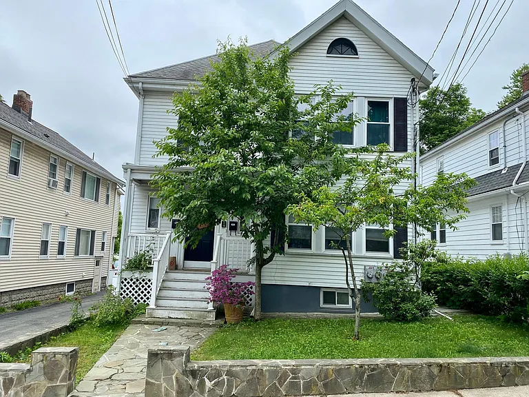 19 Burton St #2 — Photo 21