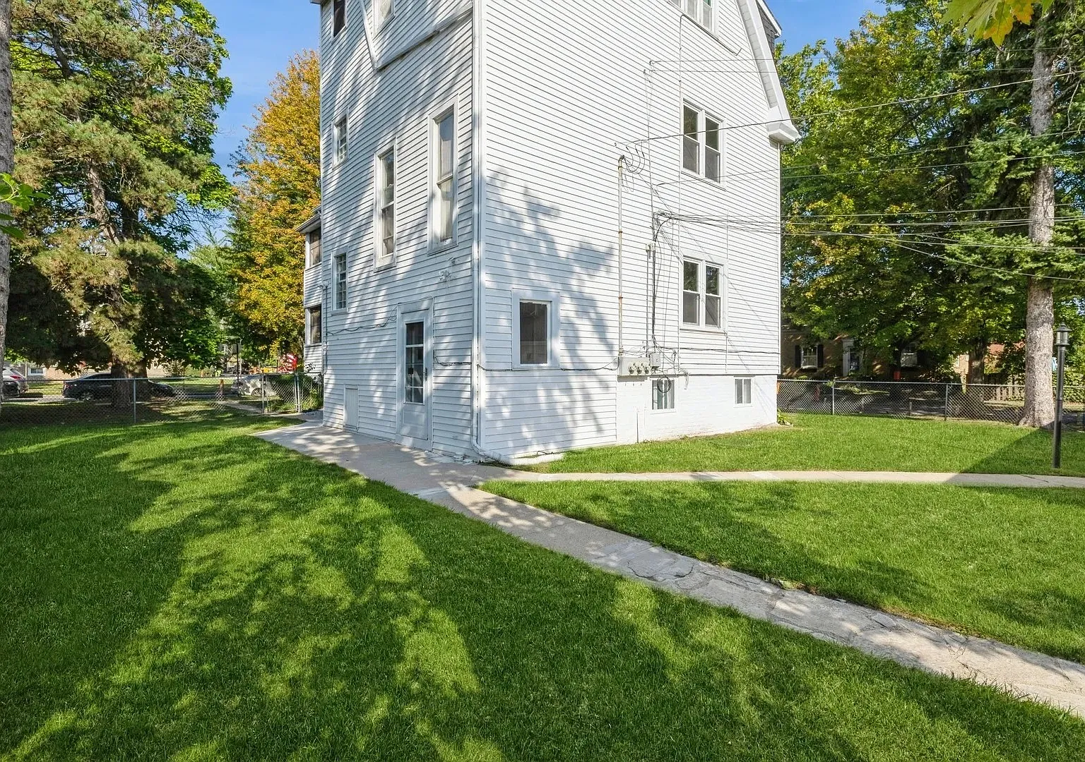 1 bed, 800 sqft, $1,800 — Photo 2