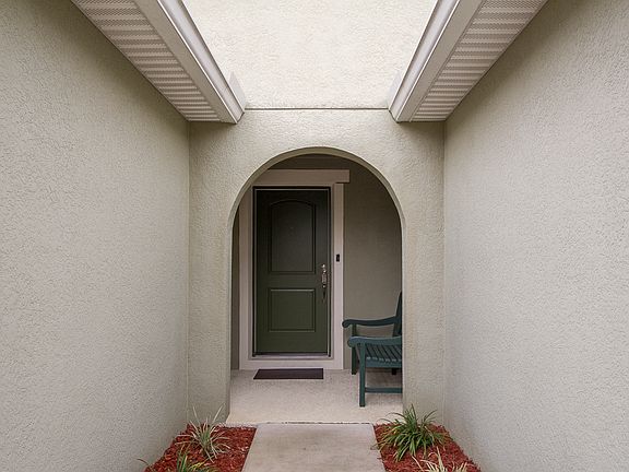 4th image of 13605 Pitanga St