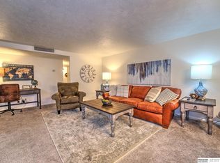 120 S 38th Ave APT 23, Omaha, NE 68131