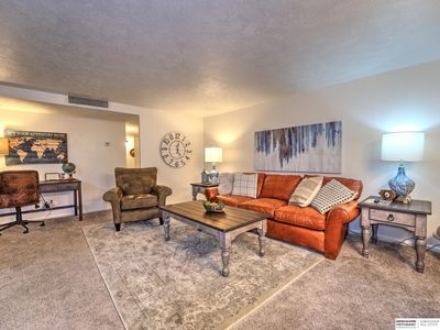 120 S 38th Ave APT 23, Omaha, NE, 68131