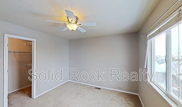 4642 Crow Creek Dr — Photo 15