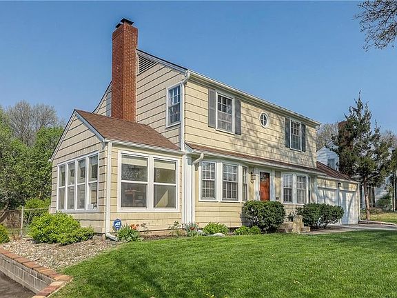 4th image of 7542 Mercier St