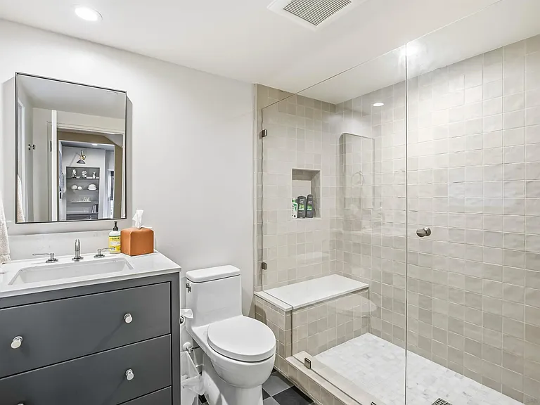 1027 F Ave — Photo 9