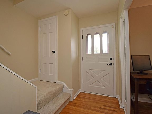 4th image of 8396 Holiday Hills Dr