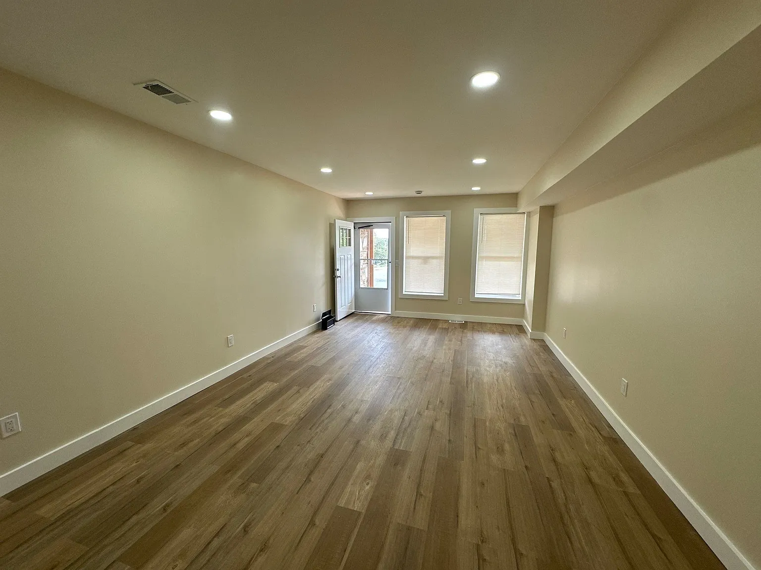 3 bed, $2,200 — Photo 3