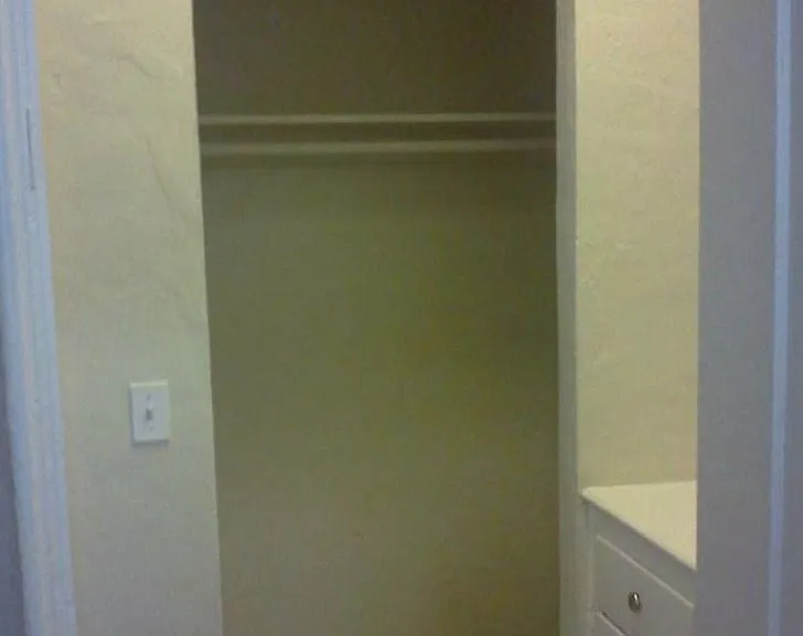 1197 N Ardmore Ave #3 — Photo 8