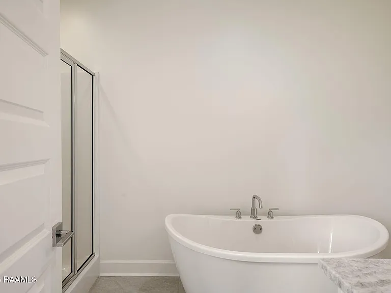 1510 Kaliste Saloom Rd #202 — Photo 13