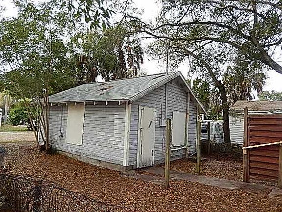 2nd image of 3040 21st St N