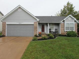 816 Dogwood Grove Ct, Ballwin, MO 63021