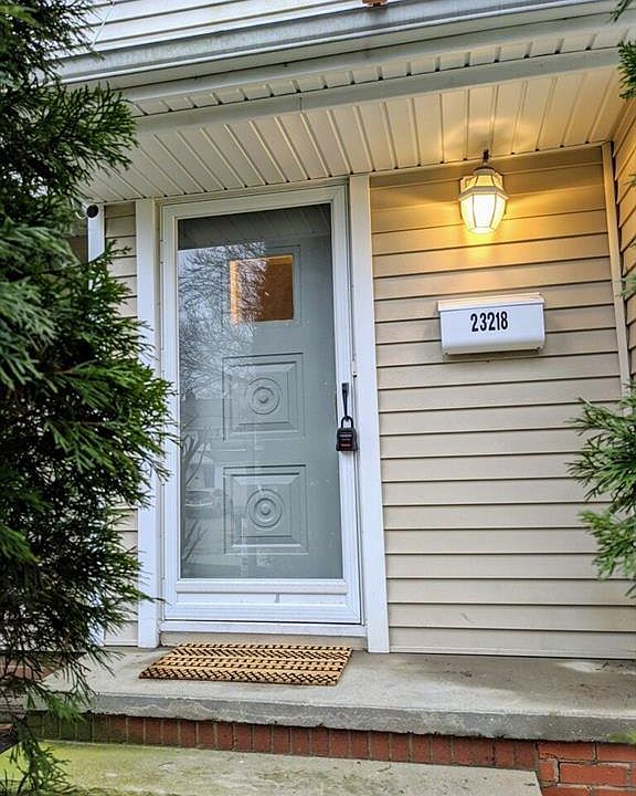 1st image of 23218 Greenlawn Ave