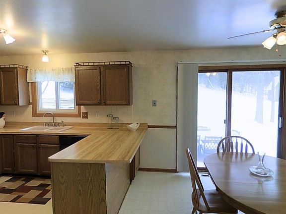 3rd image of 2114 Kensington Dr